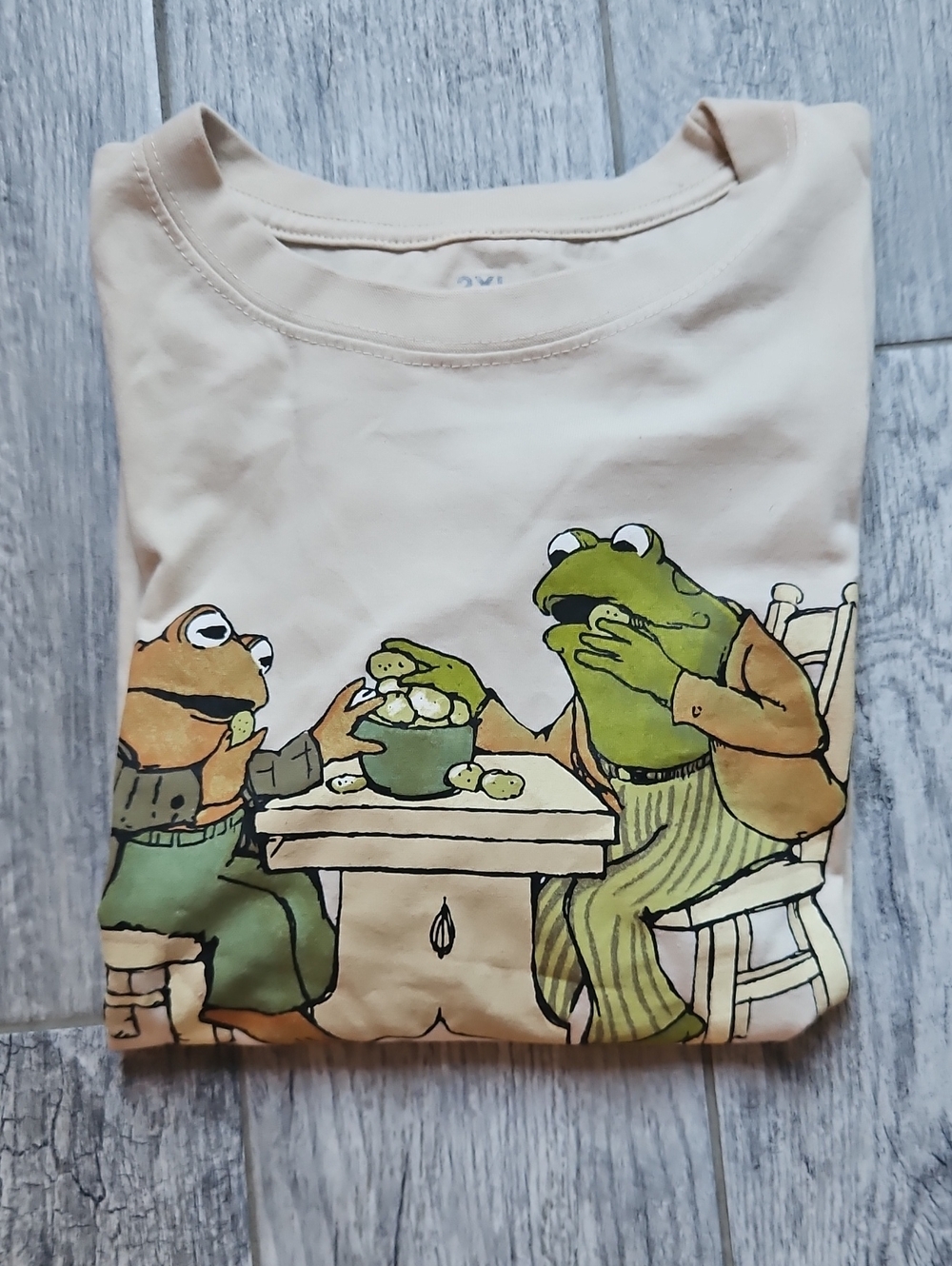 Men's Beige Short-Sleeve Graphic Tee with Frog Illustration